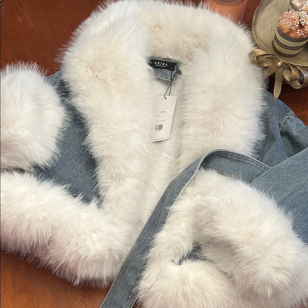 NWT AKIRA sz small Lainey light denim white faux fur jacket coat